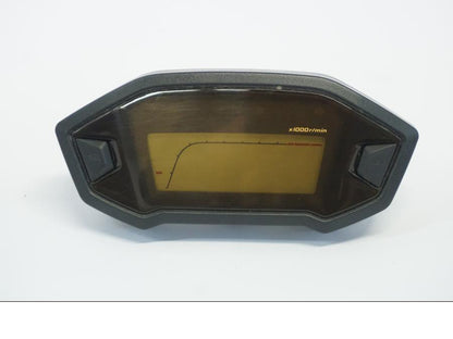 Framsidan på Instrumentpanel från en Honda CB 500 X -2015 motorcykel.