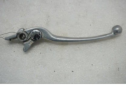 Framsidan på Bromsgrepp från en Suzuki VL 800 -2004 motorcykel.