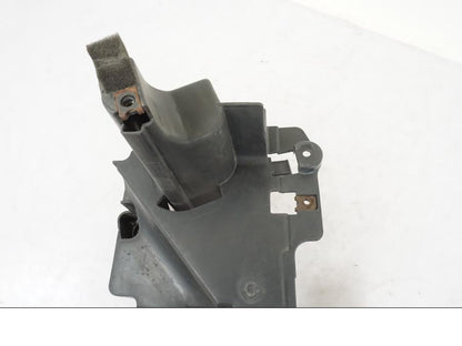 Baksidan på Plast från en Yamaha XVS 1100 -2000 motorcykel.