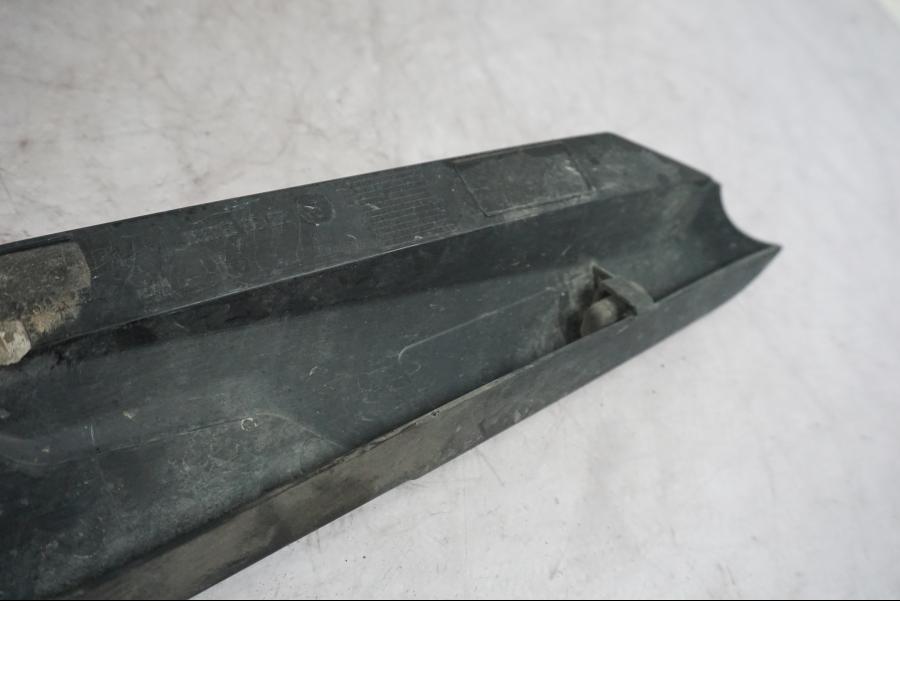 Snett nerifrån på Sidopanel från en Triumph Tiger Explorer -2016 motorcykel.