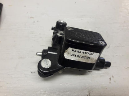 Framsidan på Bromshuvudcylinder från en KTM 125 Duke -2017 motorcykel.