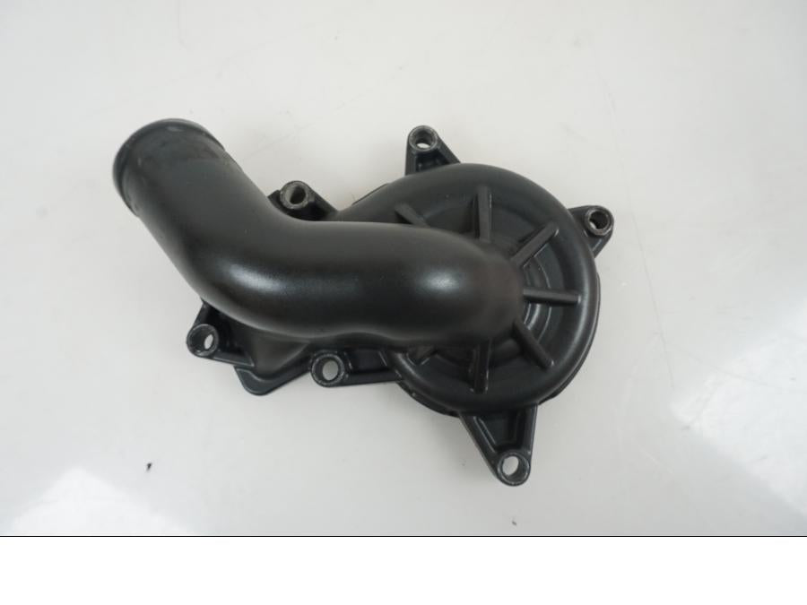 Framsidan på Vattenpump från en KTM 1290 Super Duke R -2021 motorcykel.