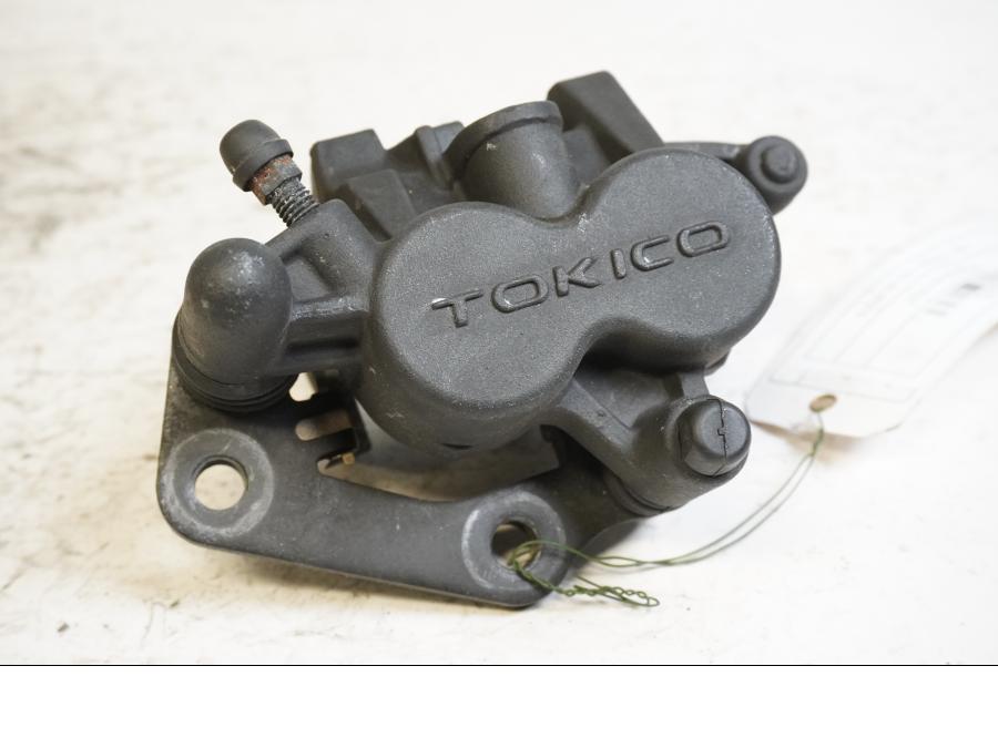 Framsidan på Bromsok från en Suzuki SV 650 -2006 motorcykel.