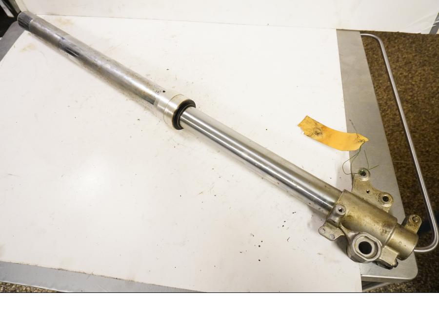 Framsidan på Gaffelben från en Kawasaki KDX 125 -1991 motorcykel.