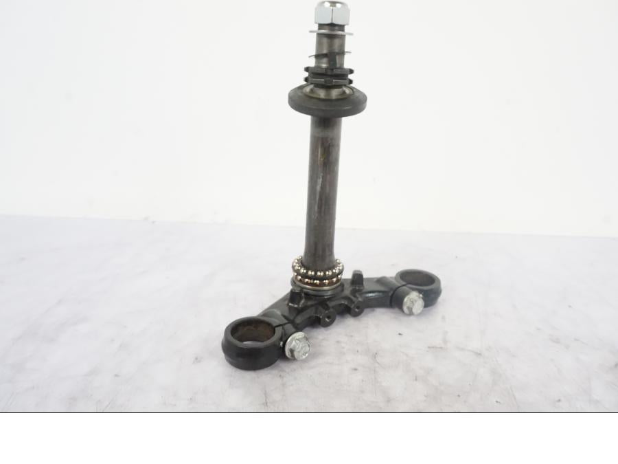 Framsidan på Gaffelkrona från en Yamaha YZF-R 125 -2008 motorcykel.