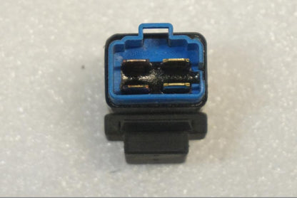 Baksidan på Relä från en Yamaha YZF R6 -1999 motorcykel.