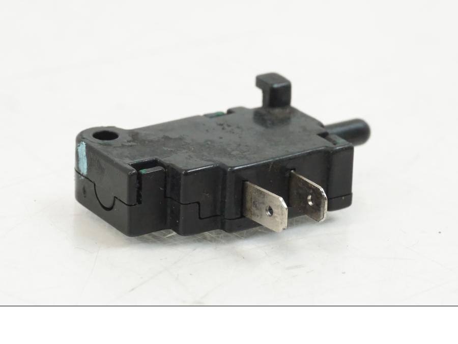 Baksidan på Kopplingskontakt från en Honda CB 650 F Hornet -2017 motorcykel.