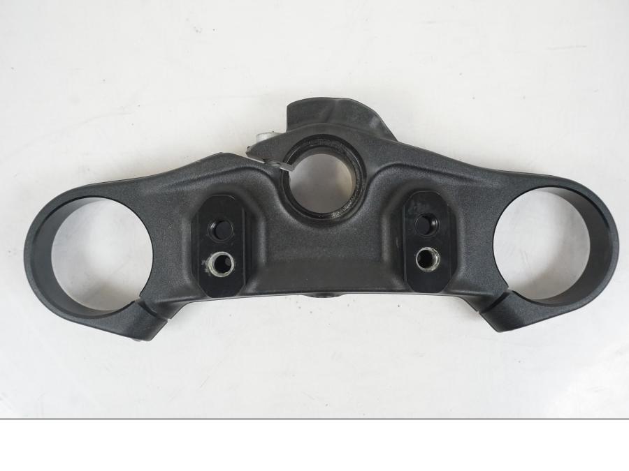 Framsidan på Gaffelkrona från en KTM 1290 Super Duke R EVO -2023 motorcykel.