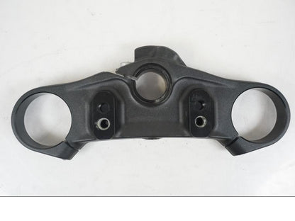 Framsidan på Gaffelkrona från en KTM 1290 Super Duke R EVO -2023 motorcykel.