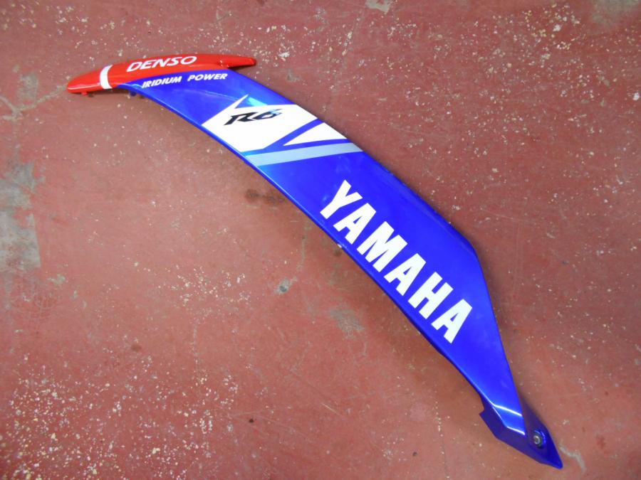 Framsidan på Sidkåpa från en Yamaha YZF R6 -2009 motorcykel.