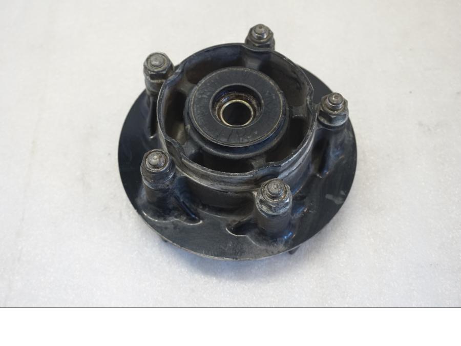 Framsidan på Drevfäste från en Honda CBR 1100 XX -1998 motorcykel.