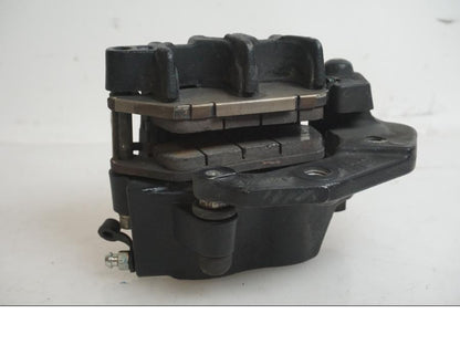 Höger sida på Bromsok från en Indian Chieftain Dark Horse -2019 motorcykel.