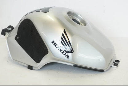 Framsidan på Bensintank från en Honda CBR 900 RR -2001 motorcykel.