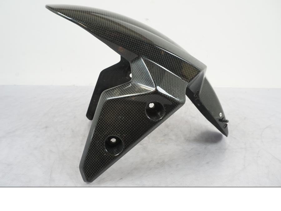 Snett uppifrån på Framskärm från en Triumph Universal -2018 motorcykel.