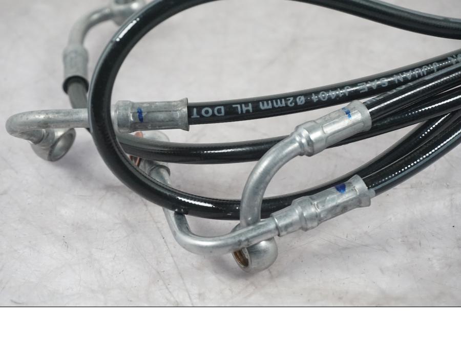 Baksidan på Bromsledning från en KTM 1290 Super Duke R -2022 motorcykel.