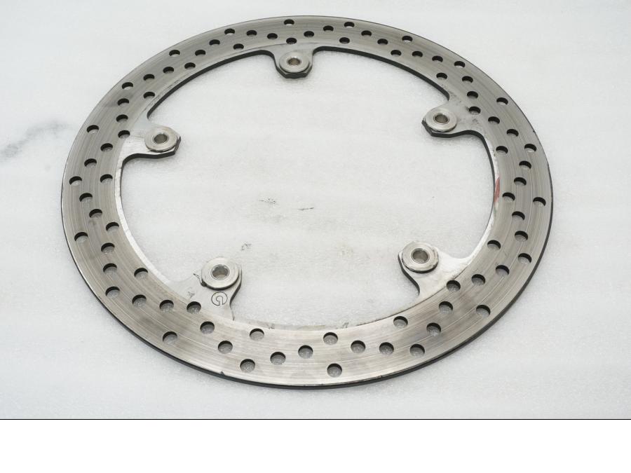 Framsidan på Bromsskiva från en BMW F 800 R -2011 motorcykel.