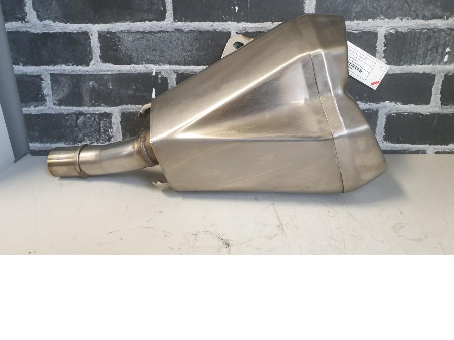 Framsidan på Ljuddämpare från en Kawasaki Z 1000 -2014 motorcykel.