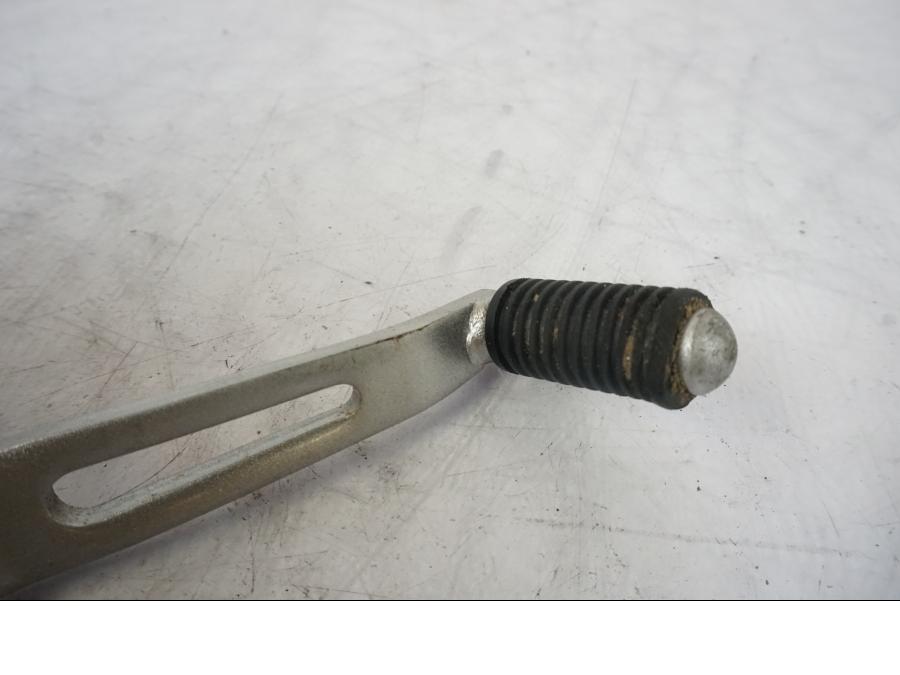 Vänster sida på Växelpedal från en Kawasaki Z 800 -2014 motorcykel.