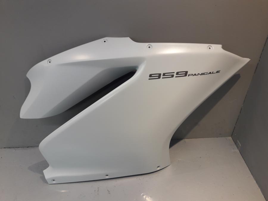 Framsidan på Sidkåpa från en Ducati Panigale 959 -2017 motorcykel.