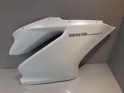 Framsidan på Sidkåpa från en Ducati Panigale 959 -2017 motorcykel.