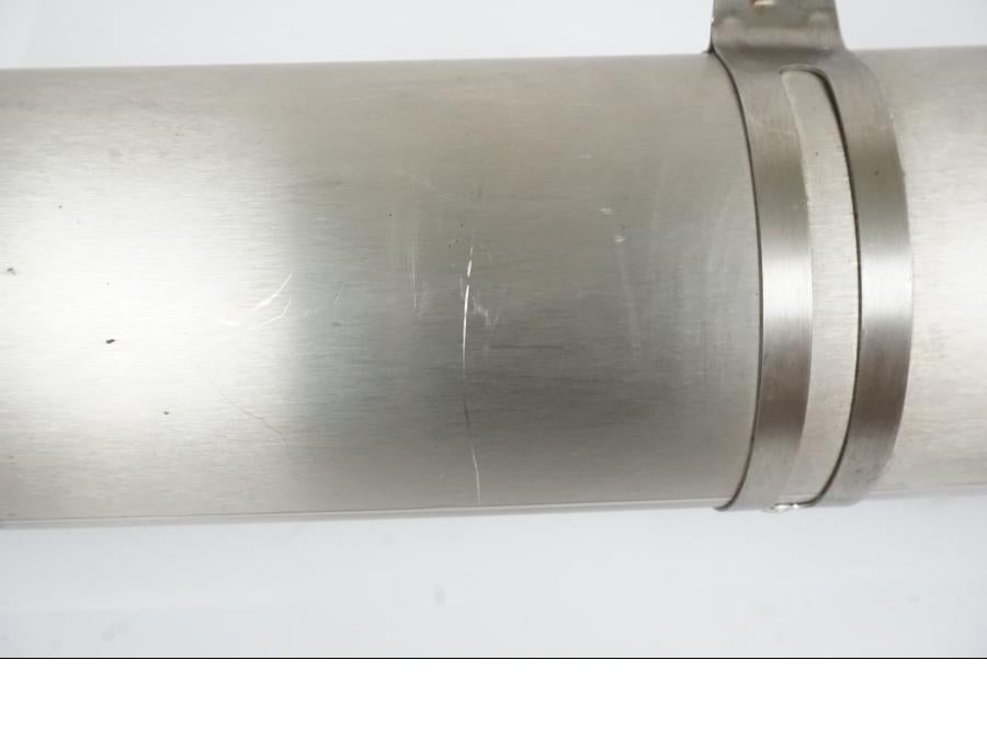 Vänster sida på Ljuddämpare från en Aprilia RSV 1000 -2008 motorcykel.