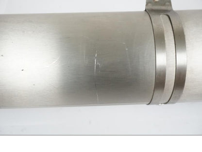 Vänster sida på Ljuddämpare från en Aprilia RSV 1000 -2008 motorcykel.