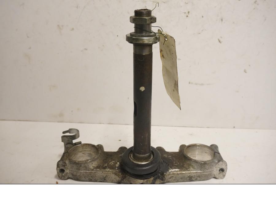 Framsidan på Gaffelkrona från en Kawasaki KDX 125 -1991 motorcykel.