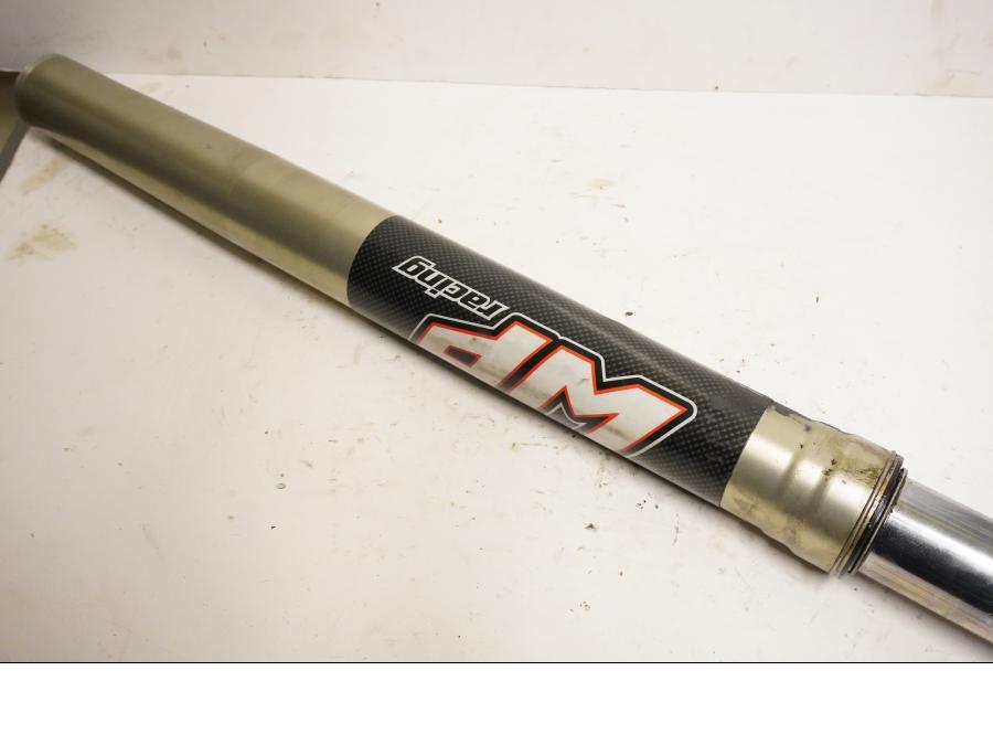 Vänster sida på Gaffelben från en Husaberg FE 02 -2004 motorcykel.