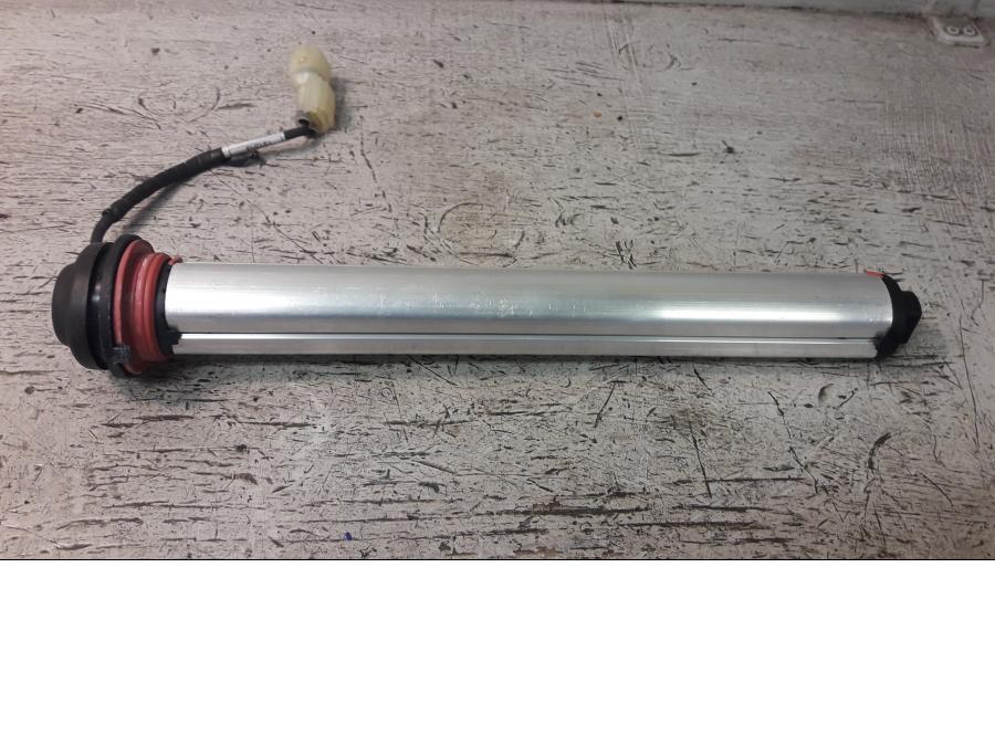 Framsidan på Bensintankgivare från en Ducati Multistrada 1260 -2019 motorcykel.