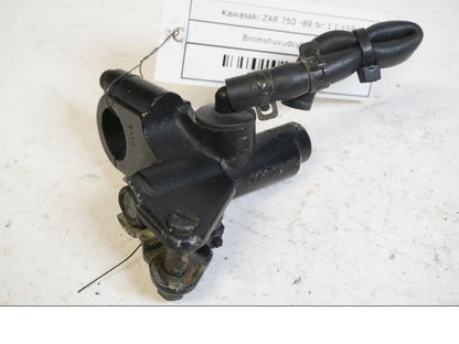 Framsidan på Bromshuvudcylinder från en Kawasaki ZXR 750 -1989 motorcykel.