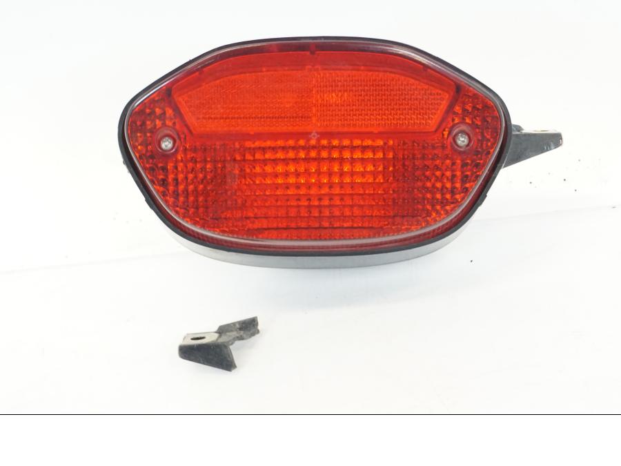 Framsidan på Baklampa från en BMW F 650 CS -2003 motorcykel.