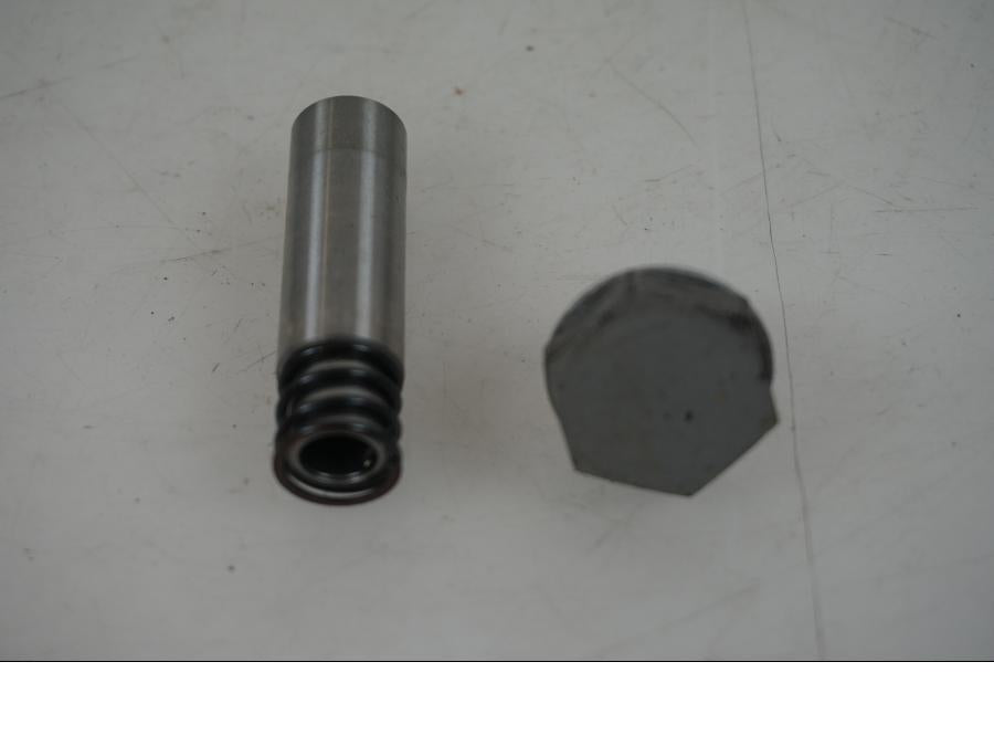 Baksidan på Kamkedjesträckare från en BMW F 800 GS -2009 motorcykel.