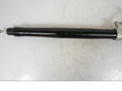 Vänster sida på Gaffelben från en BMW R 1250 GS -2019 motorcykel.