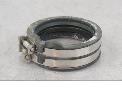 Framsidan på Insug från en KTM 1290 Super Adventure R -2018 motorcykel.