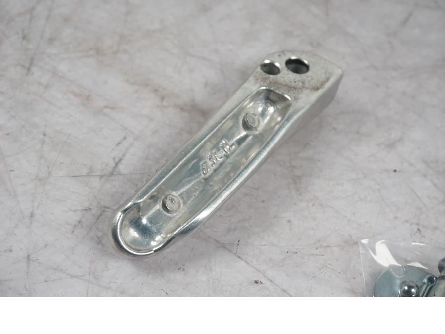 Höger sida på Fotpinne från en Yamaha MT-09 -2024 motorcykel.