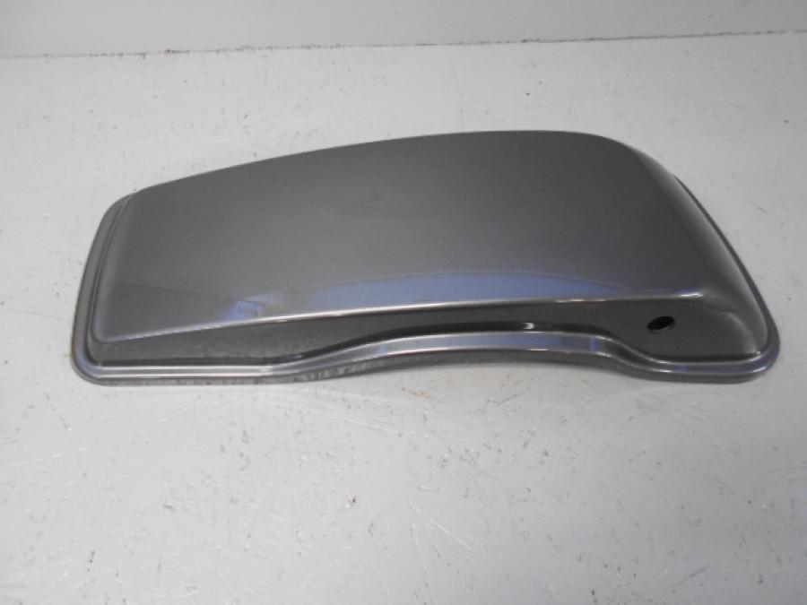 Baksidan på Väsklock från en H-D Street Glide FLHX -2014 motorcykel.