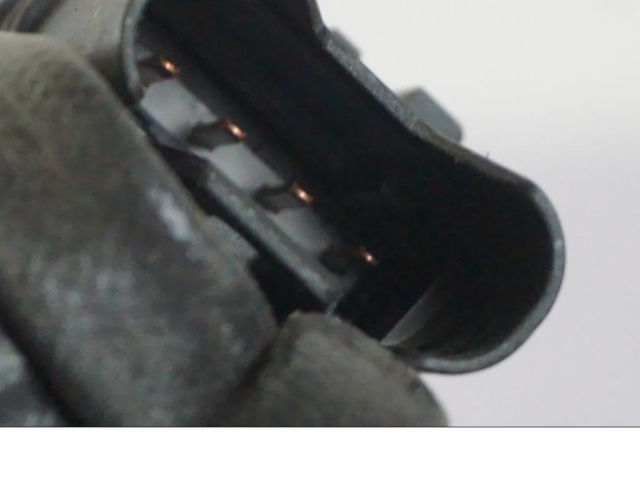 Snett nerifrån på Lambdasond från en BMW K 1600 GTL -2015 motorcykel.