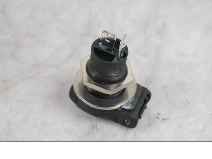 Baksidan på El uttag 12 V från en Ducati Multistrada V4 -2024 motorcykel.