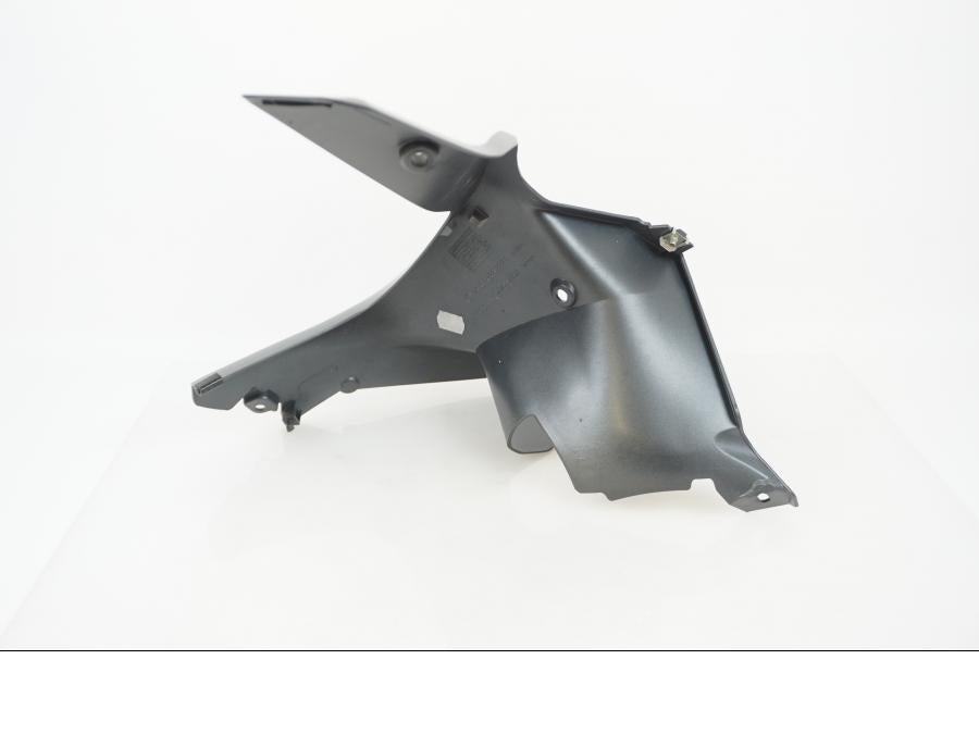 Baksidan på Sidkåpa från en BMW R 1200 GSA -2018 motorcykel.