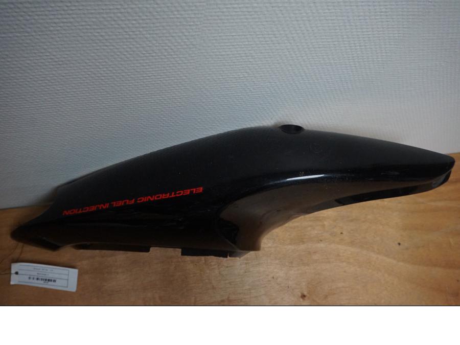 Baksidan på Bakvinge från en Suzuki TL 1000 S -1997 motorcykel.