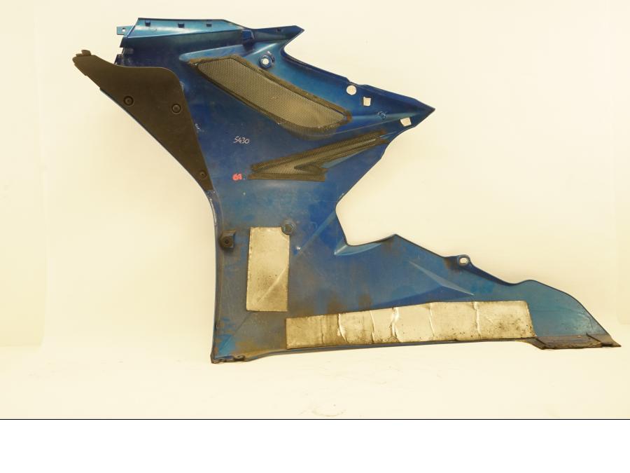 Baksidan på Sidkåpa från en Triumph Daytona 675 -2008 motorcykel.