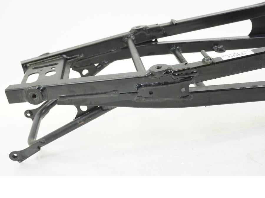 Höger sida på Bakram från en Honda CB 600 F -2008 motorcykel.