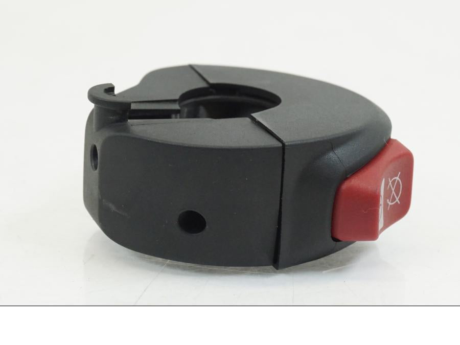 Snett uppifrån på Styrelreglage från en BMW R 1250 GS -2019 motorcykel.