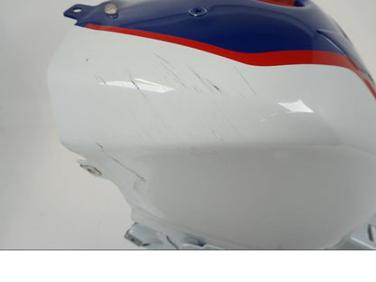 Snett nerifrån på Bensintank från en BMW S 1000 R -2019 motorcykel.