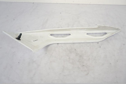 Höger sida på Bakvinge från en KTM 1290 Super Duke -2019 motorcykel.