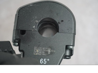 Extrabild2 på Gasreglage från en KTM 1290 Super Duke R -2022 motorcykel.