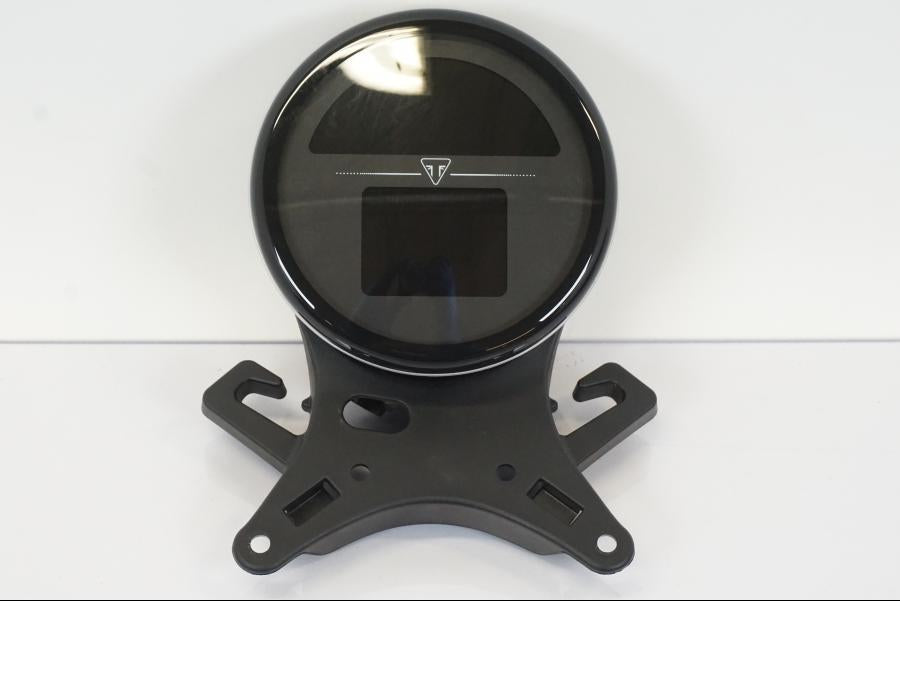 Framsidan på Instrumentpanel från en Triumph Trident -2021 motorcykel.