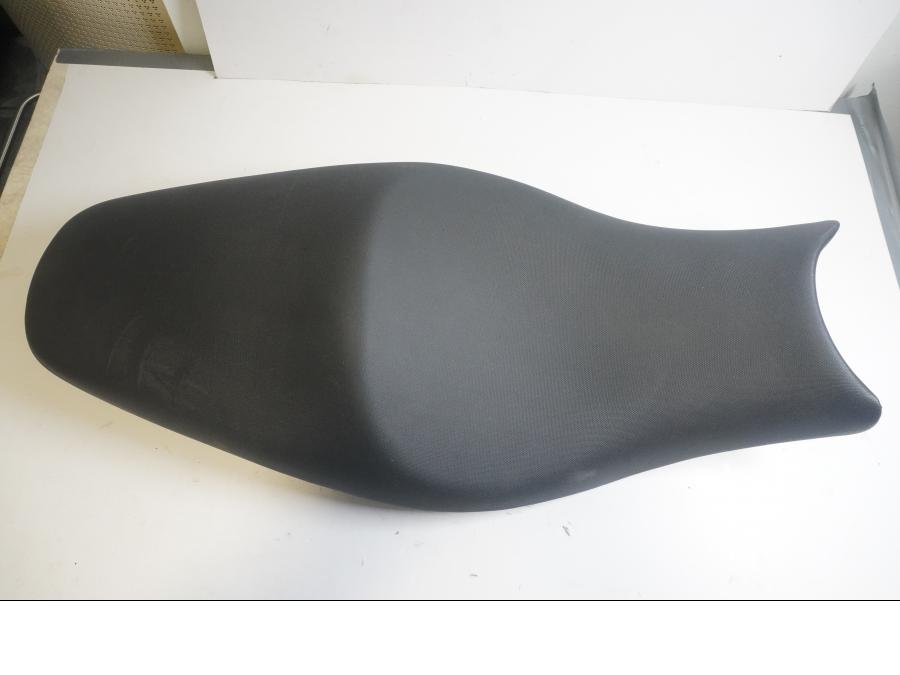 Framsidan på Sadel från en Kawasaki ZZR 1100 -1991 motorcykel.