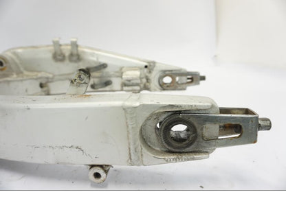 Snett nerifrån på Sving från en Suzuki GSX-R 750 -1992 motorcykel.