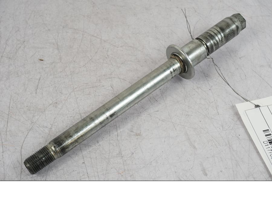 Framsidan på Axel från en Suzuki VZ 800 -2000 motorcykel.